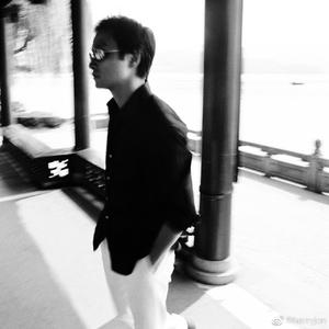 综合久色一日韩人妻丝袜无码一区
