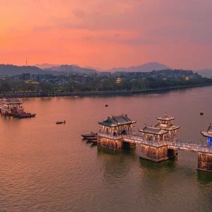 综合久色一日韩人妻丝袜无码一区
